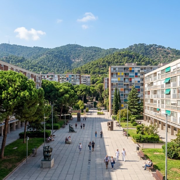 Vistas de las zonas peatonales, la arquitectura racionalista y el entorno natural de Collserola en Montbau